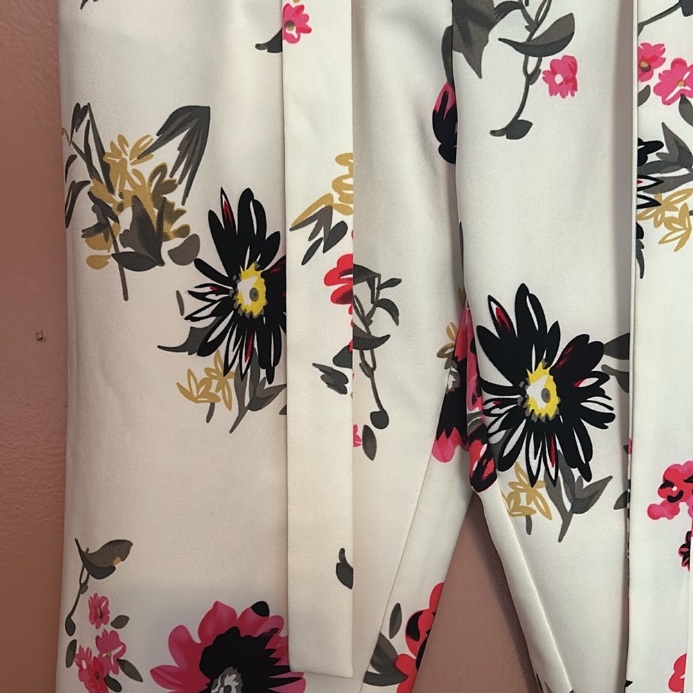 LIKE AN ANGEL FLORAL PANTS SZ L - Picture 4 of 9